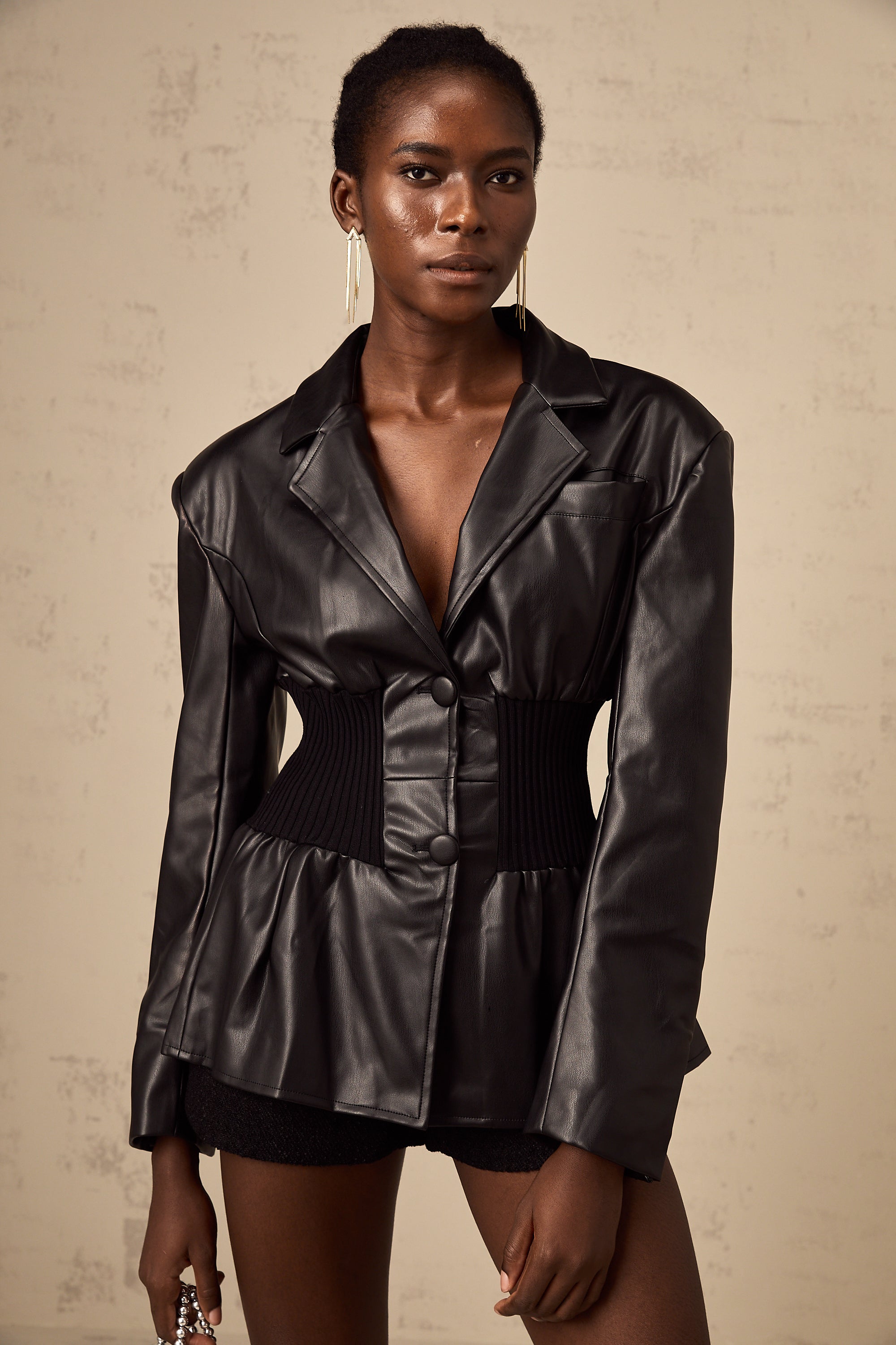 Mirella - schwarze panelled Lederjacke