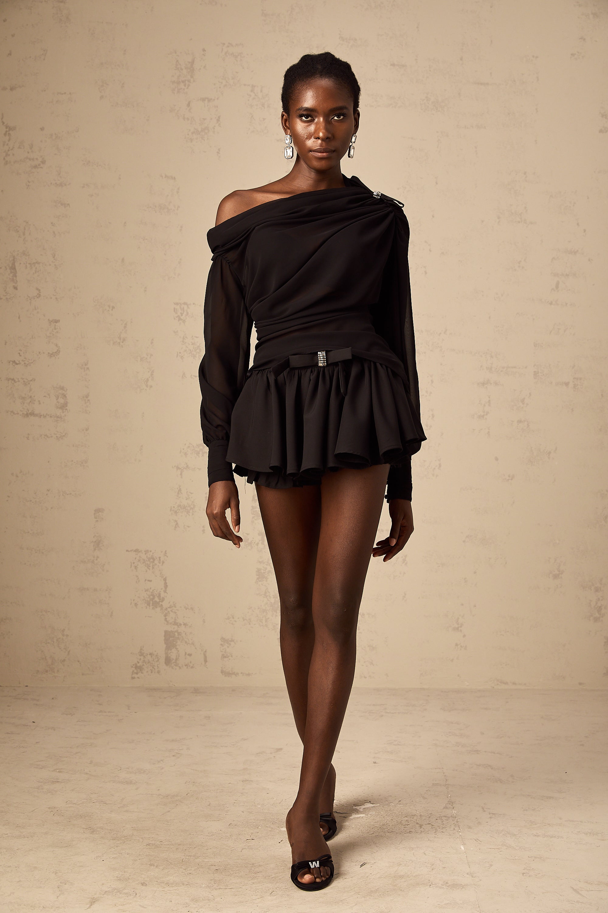 Andrea- asymmetrische Tüllbluse und Rock Set in Schwarz