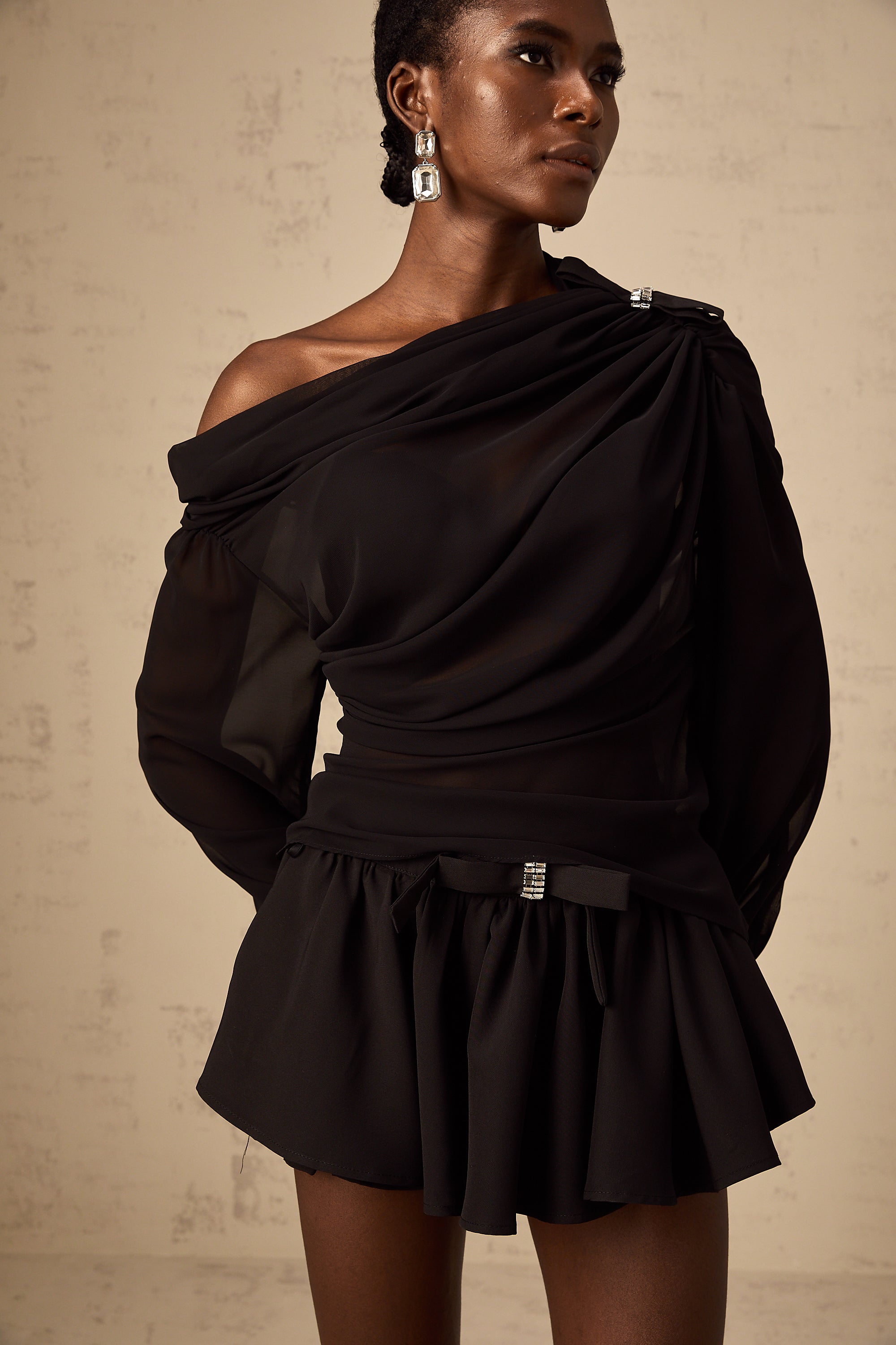 Andrea- asymmetrische Tüllbluse und Rock Set in Schwarz