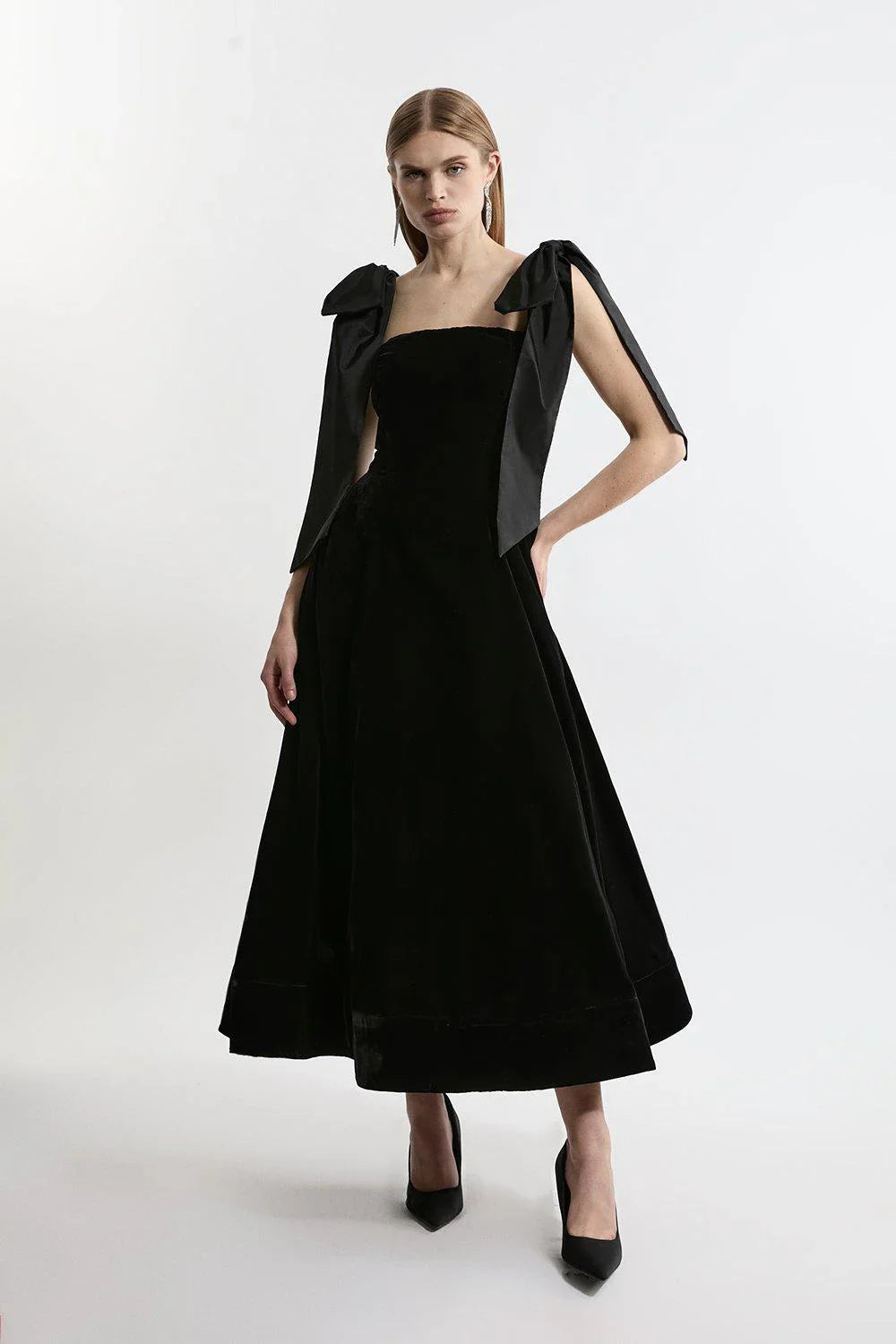 Tara- Samt Strapless Strick Midi Kleid