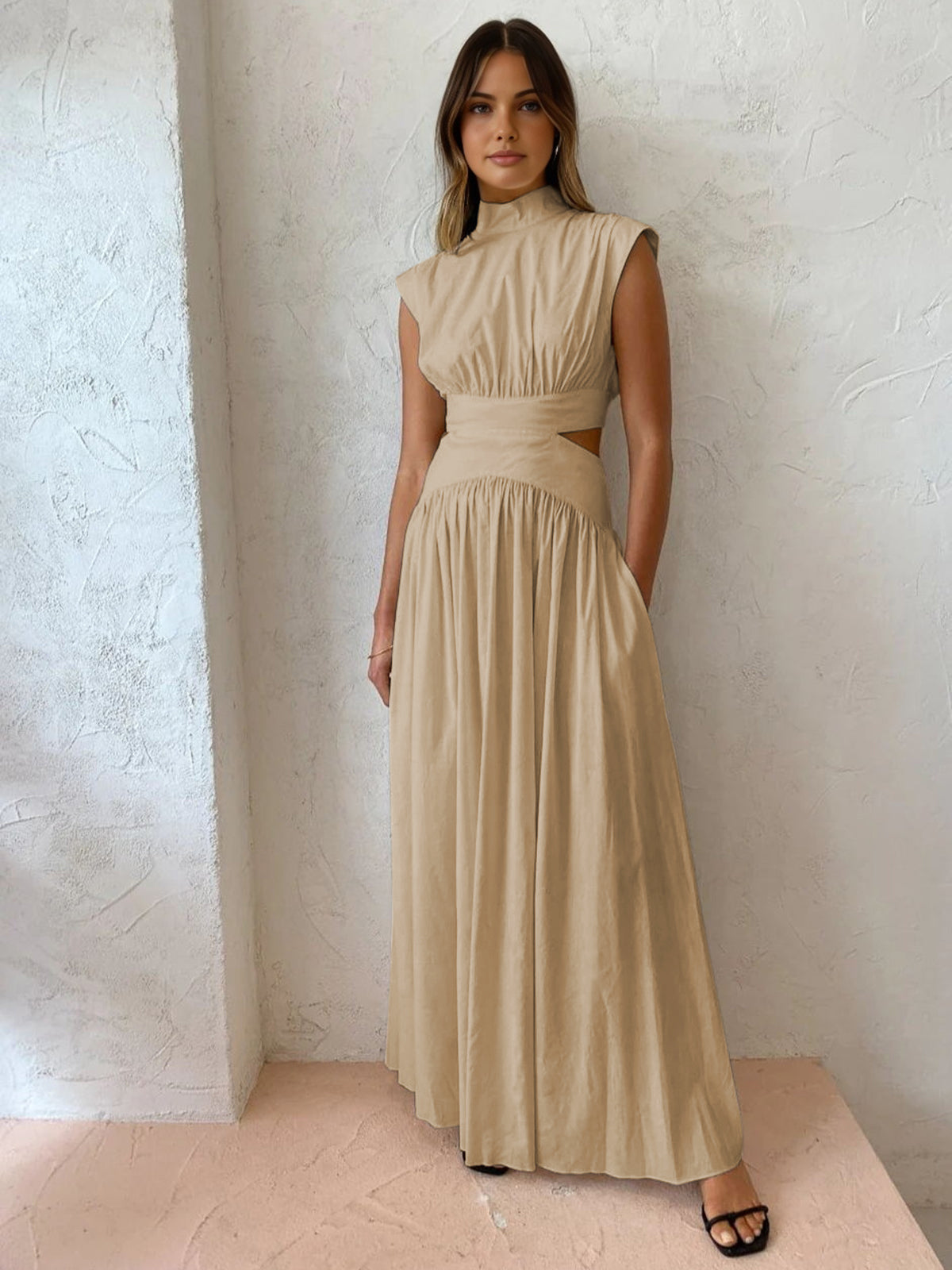 Clara | Maxi Kleid mit Cut-Out und Stehkragen