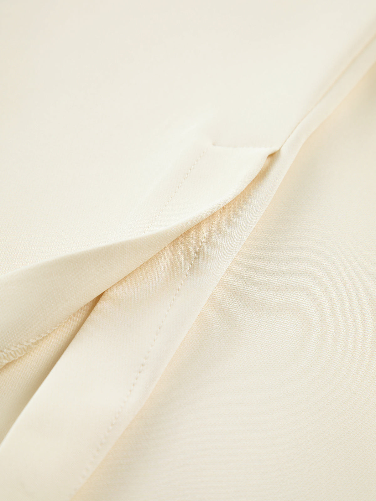 Schwarzes Oberteil mit weitem Hosenanzug-Set