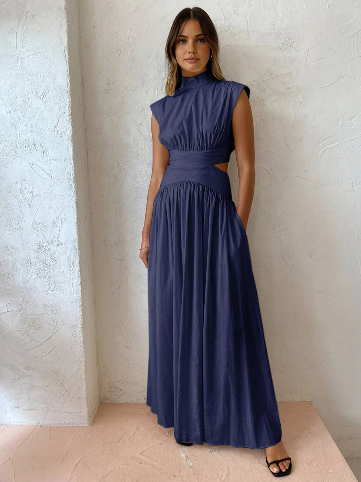 Clara | Maxi Kleid mit Cut-Out und Stehkragen