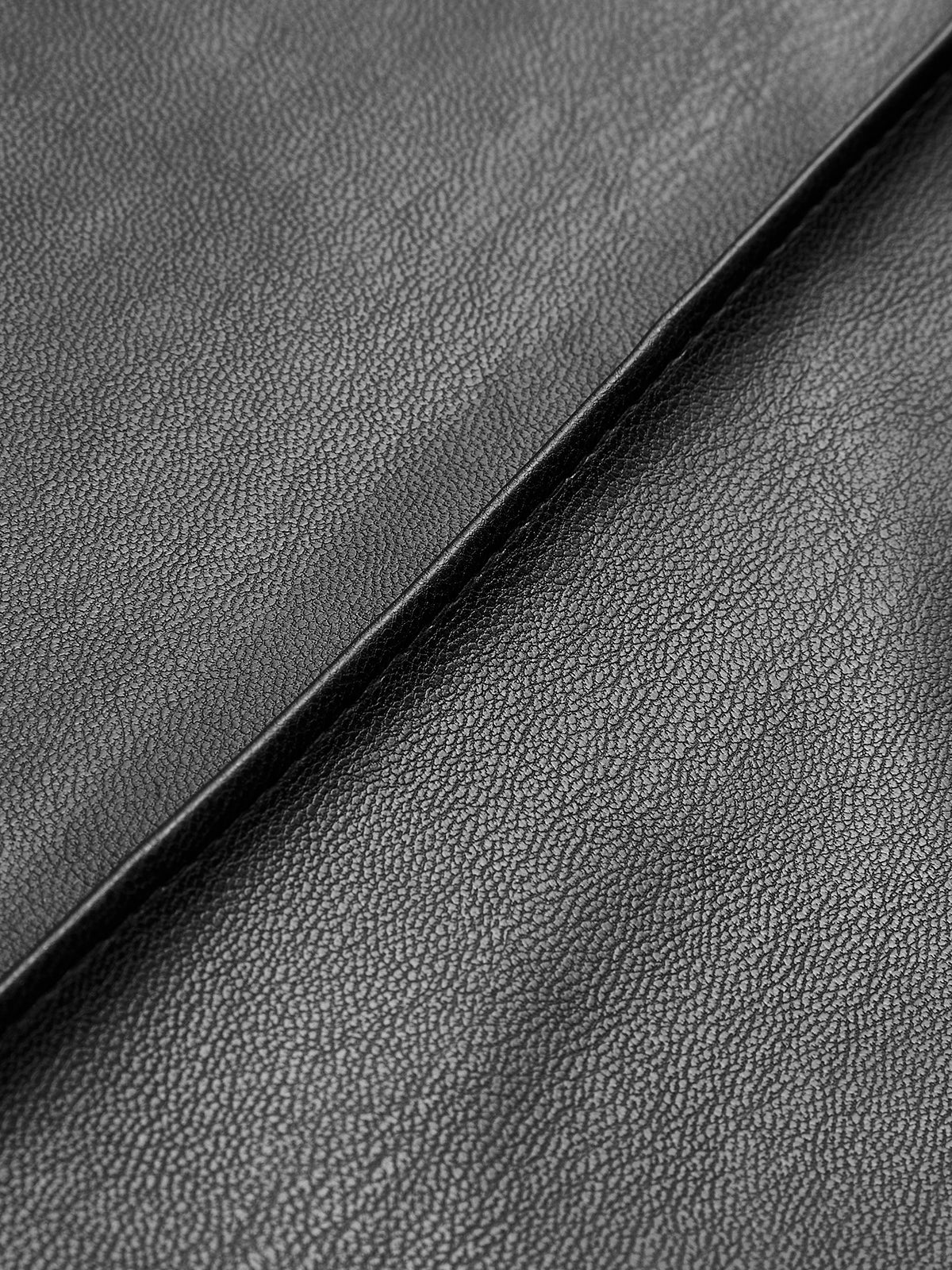 Hochtaillierte Kunstlederhose