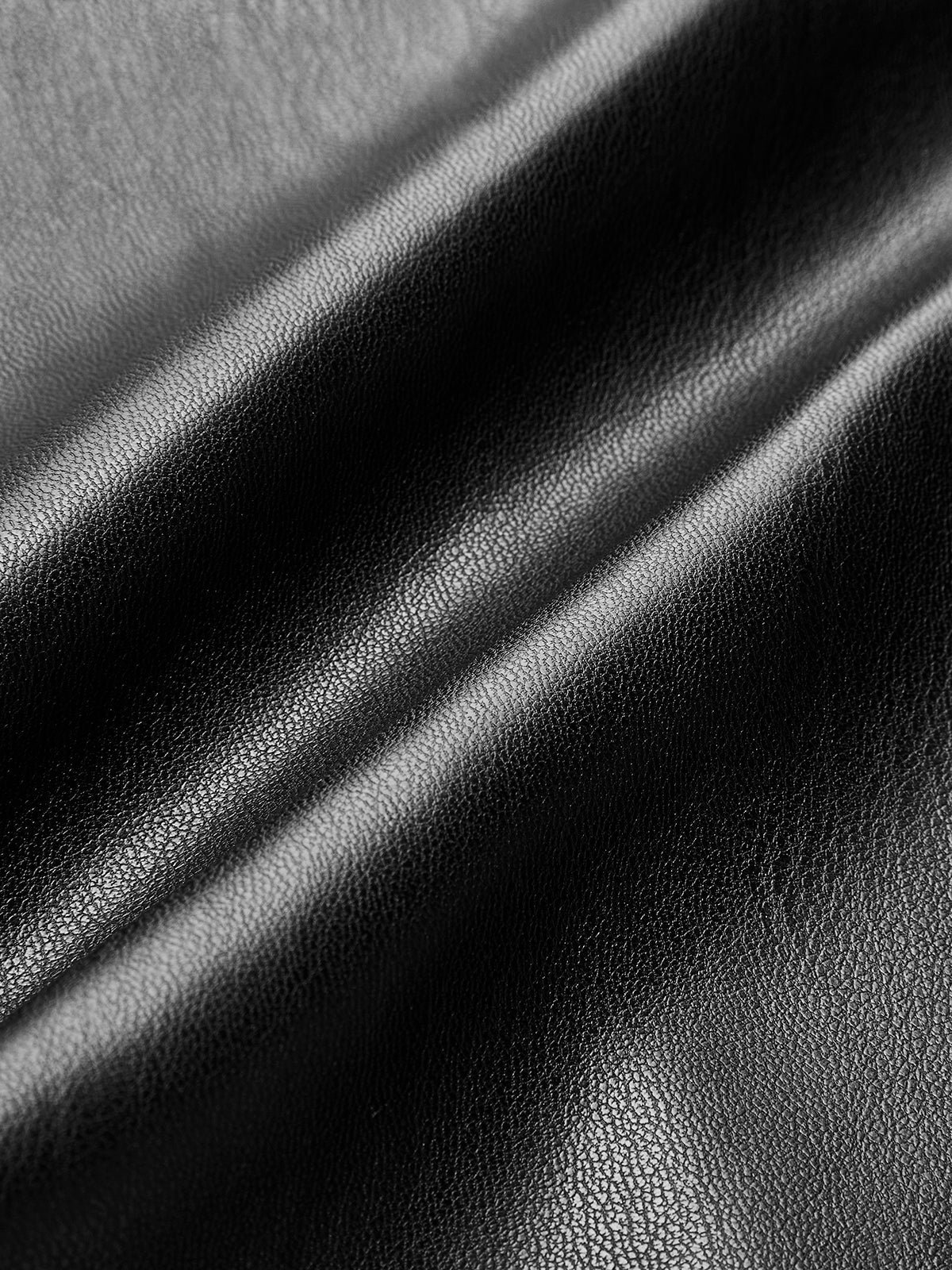 Hochtaillierte Kunstlederhose