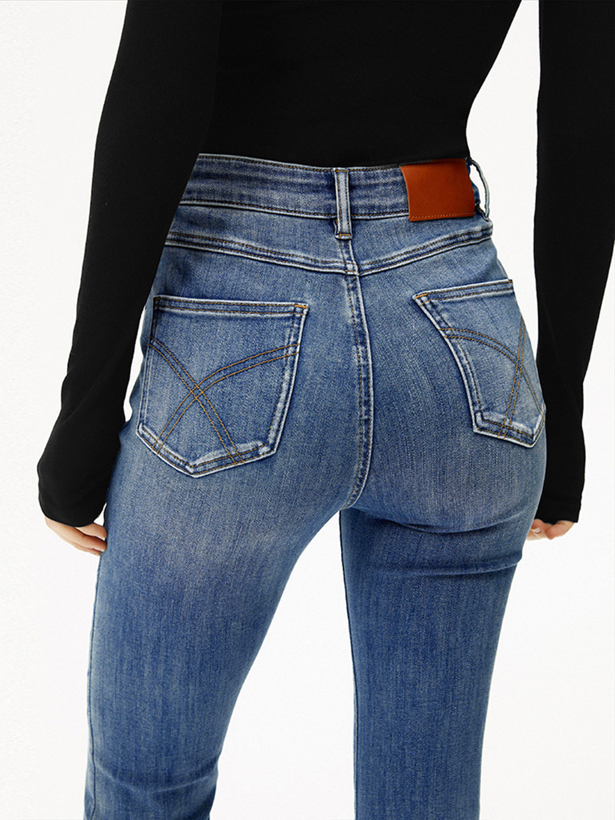 Hochtaillierte Bootcut Jeans aus Denim