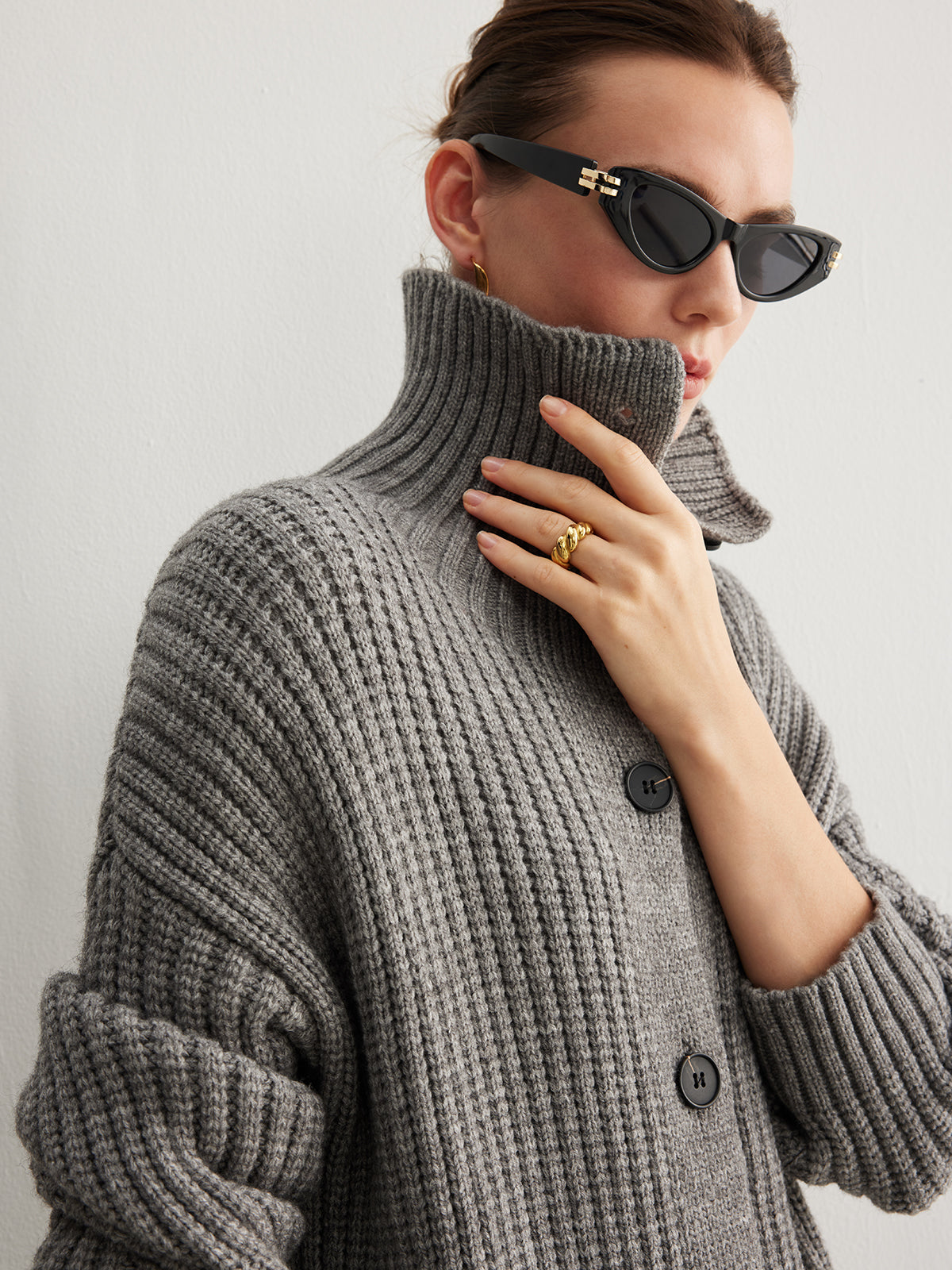 Halle-Schicker gerippter Strick-Langcardigan