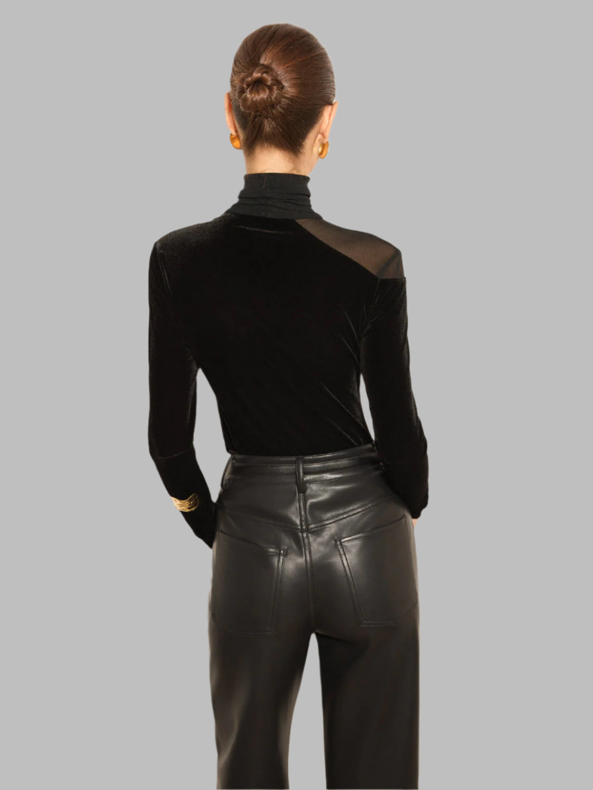 Chloe-Gestaffelte Bluse aus Samt mit transparenten Details