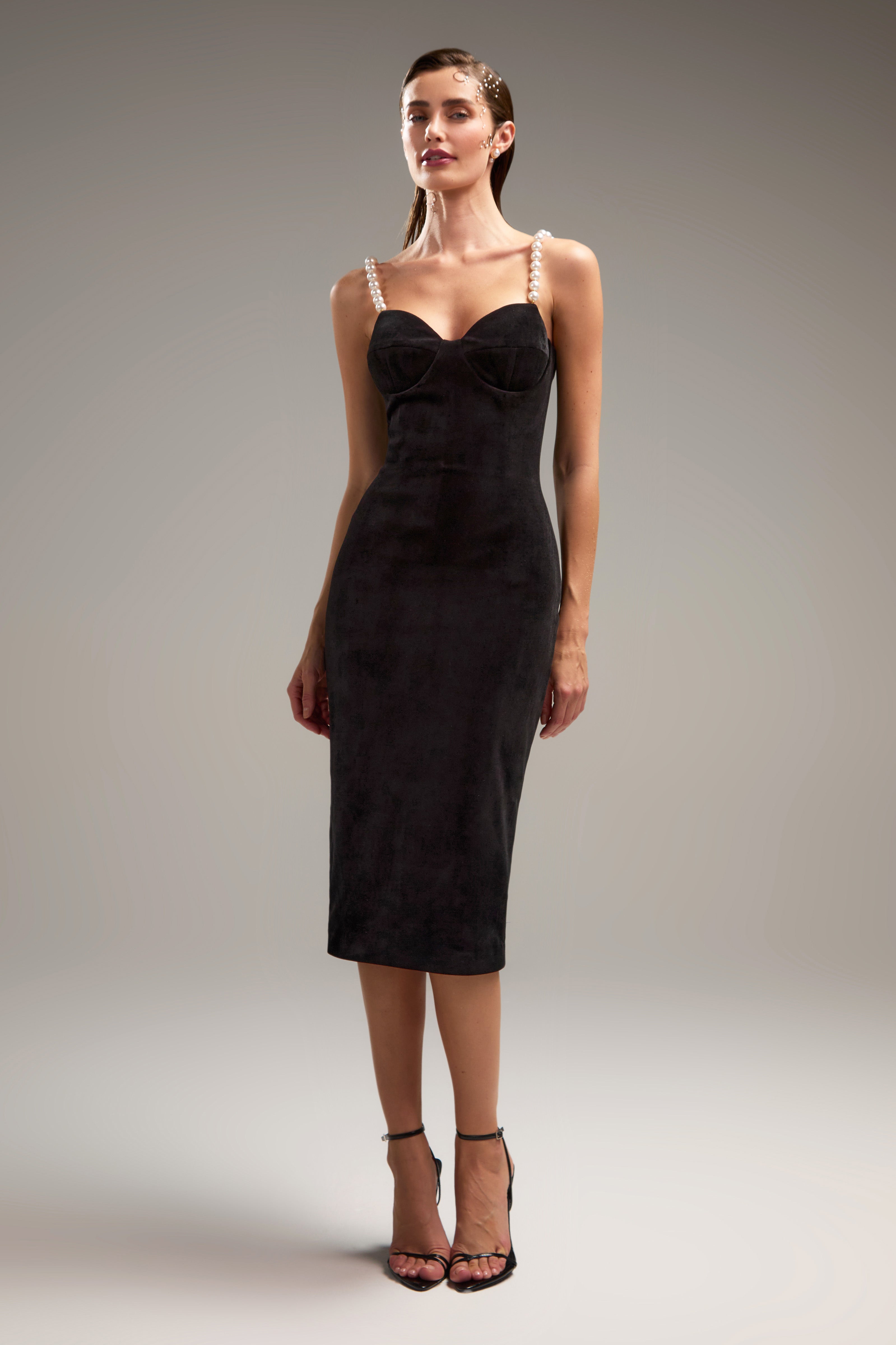 Emily Schwarzes Kleid