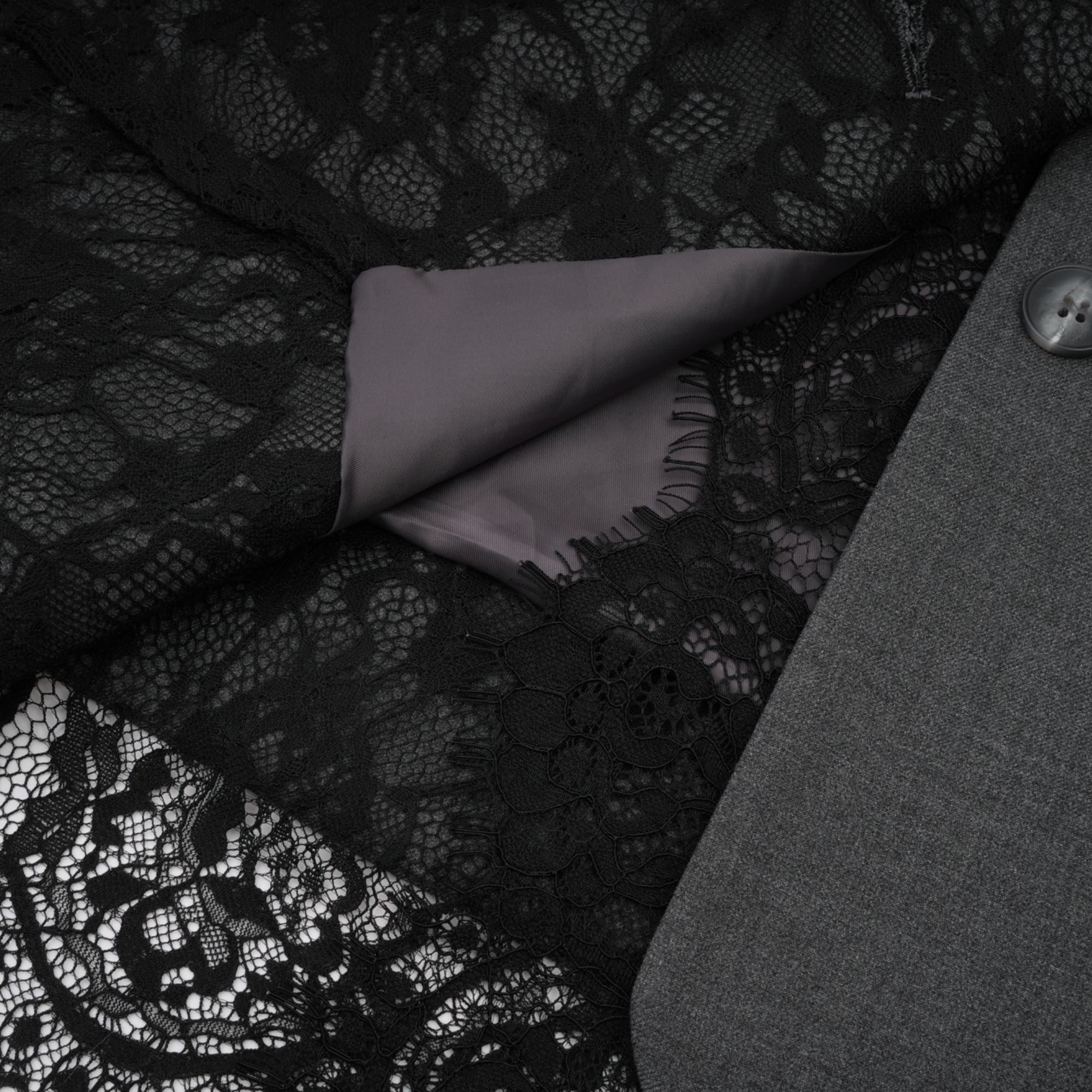 Dianthe grauer Blazer mit Spitze-Details