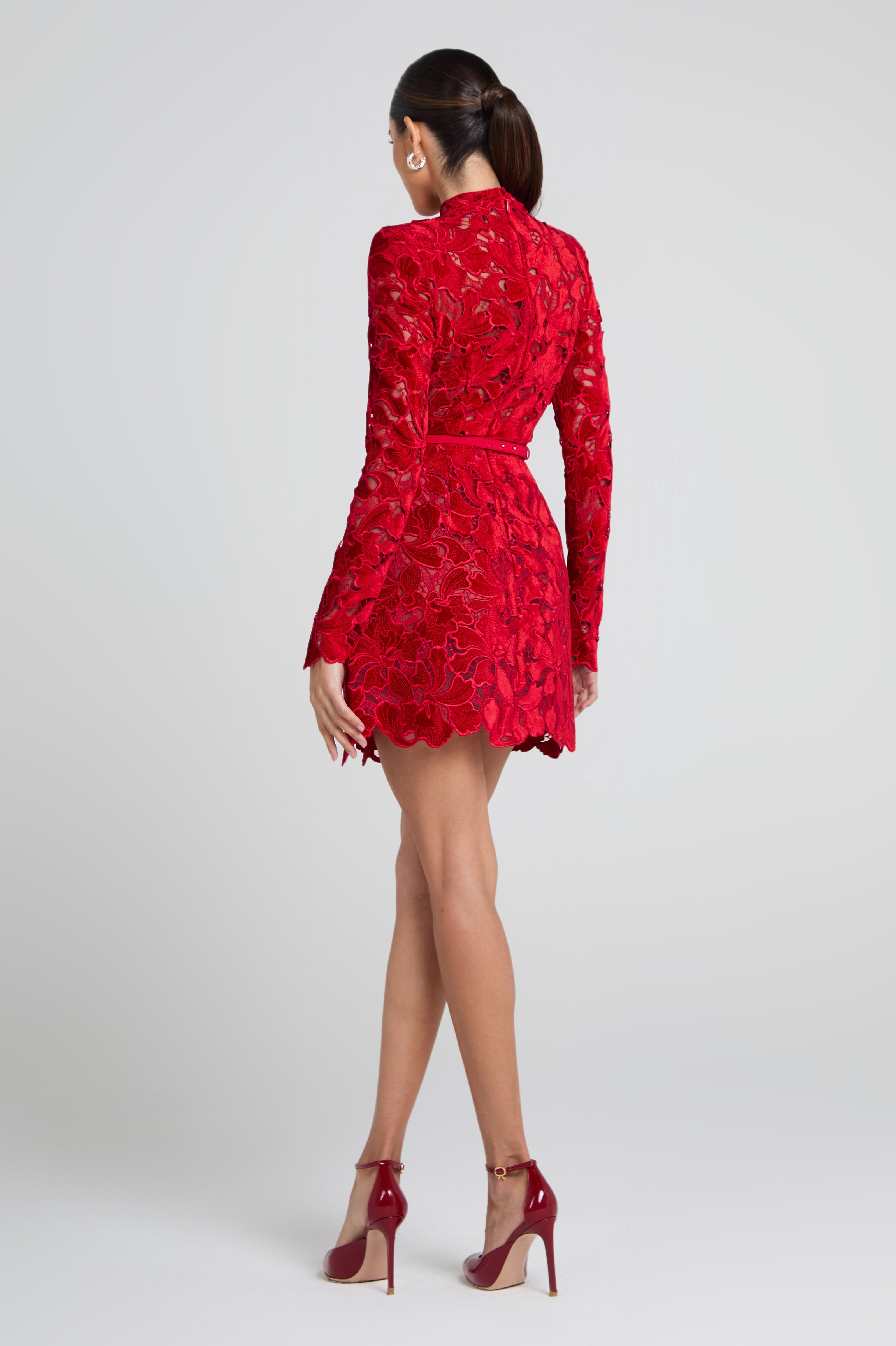 Tala – Kleid mit Spitze & Statement-Design