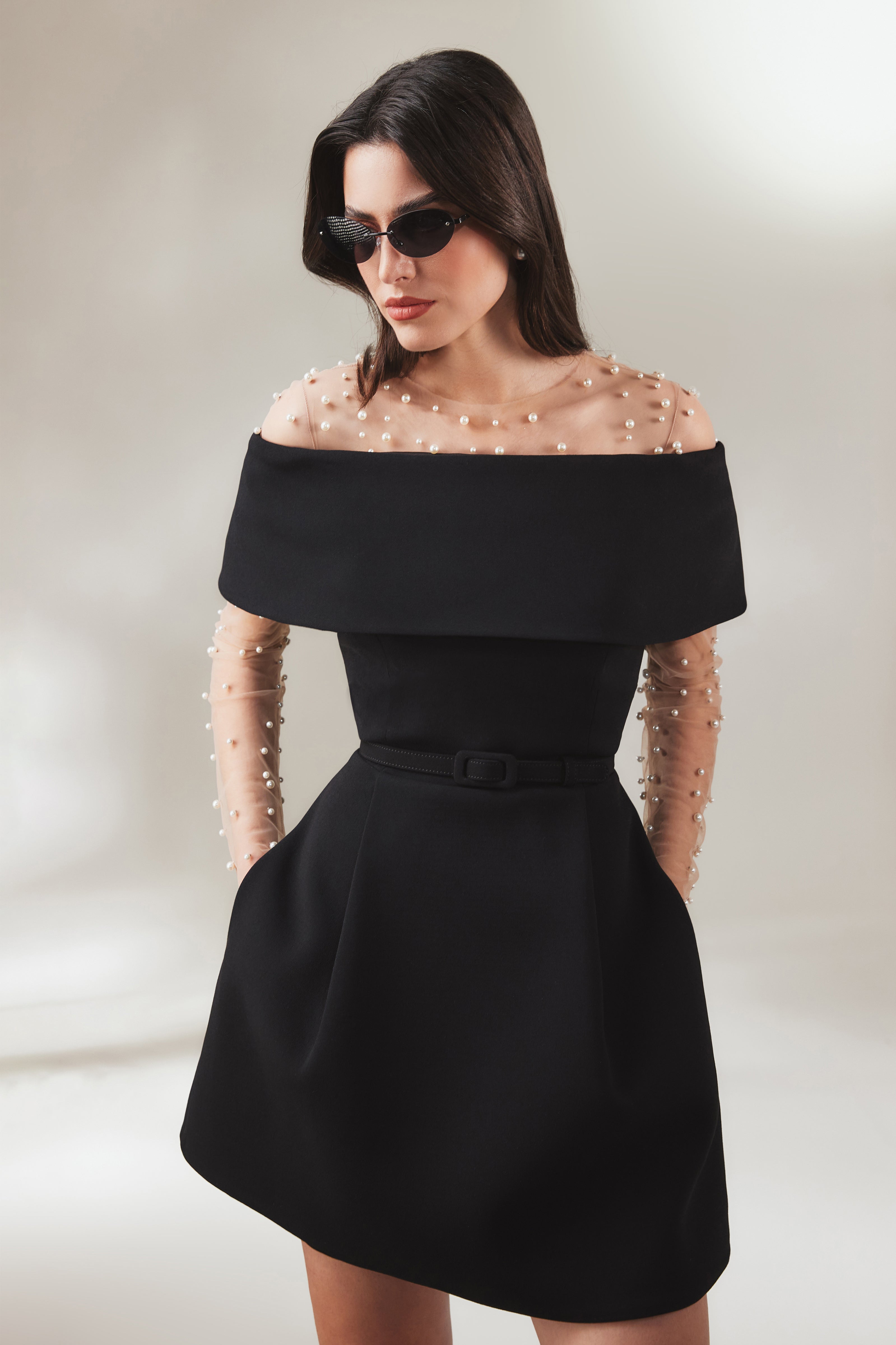 Harper- Schwarzes Kleid