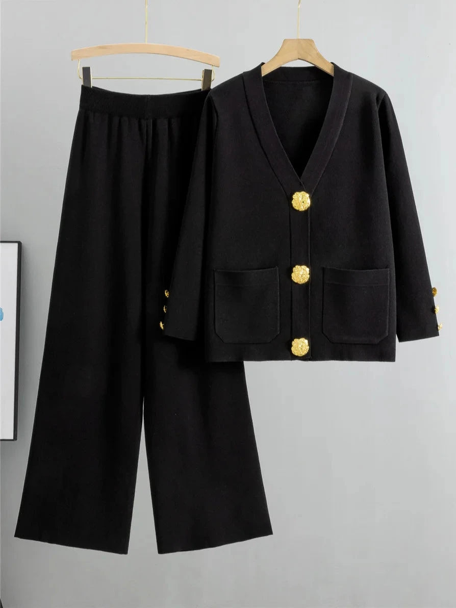 Sienna Goldknopf Cardigan mit Hose