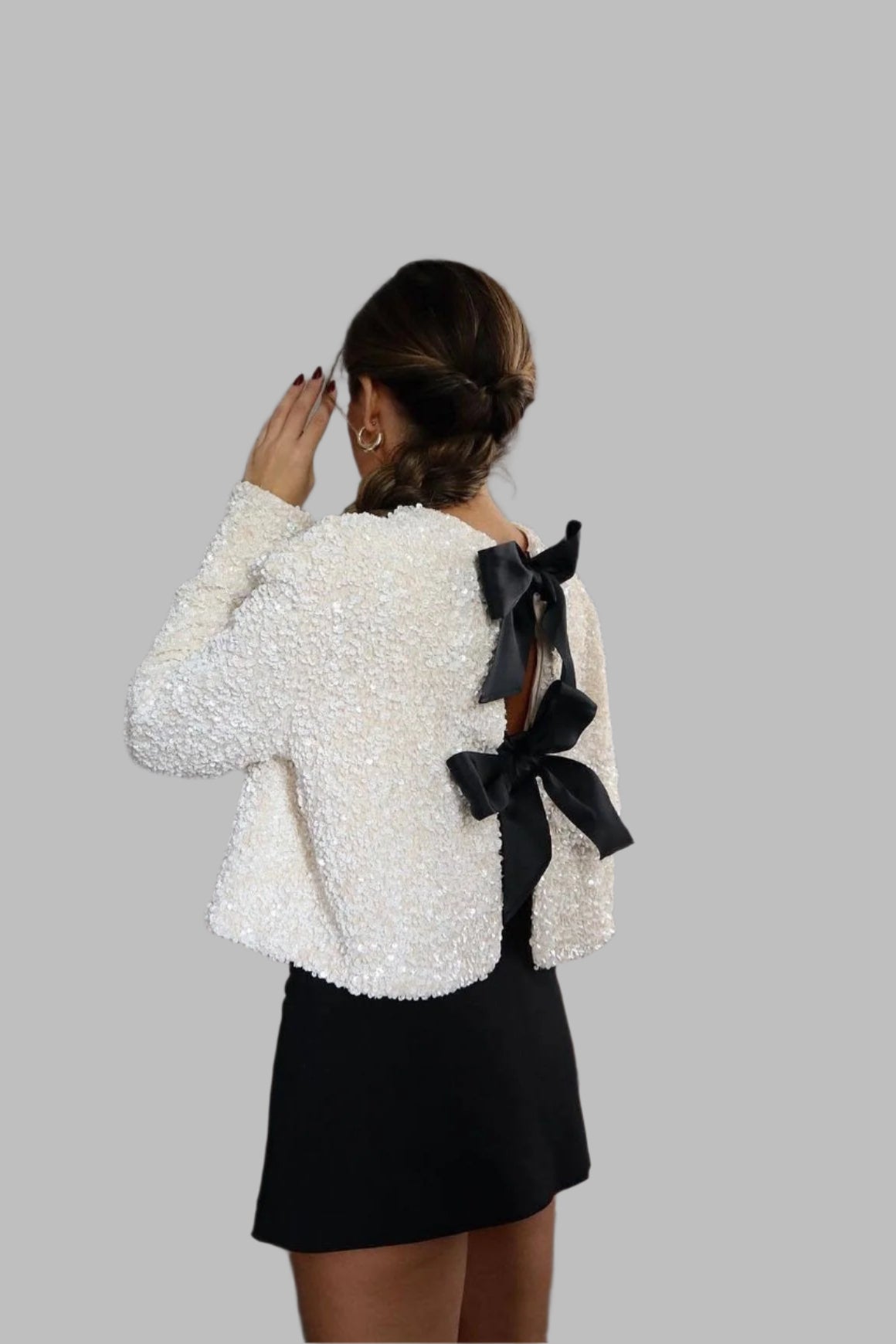 Macy- Mantel mit Pailletten und Fliege